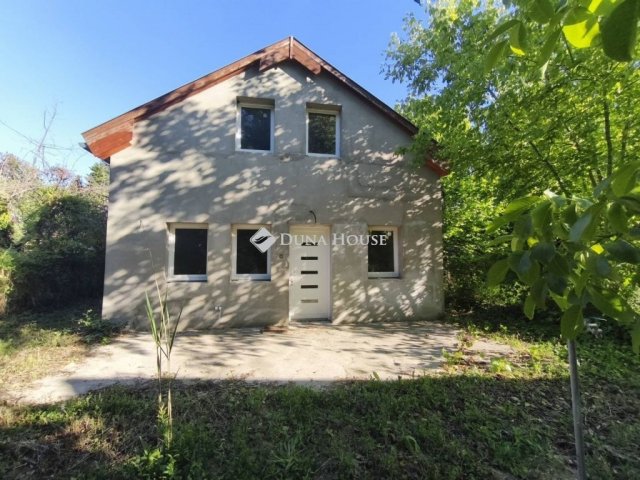 Eladó nyaraló, Tasson 33 M Ft, 3 szobás / költözzbe.hu