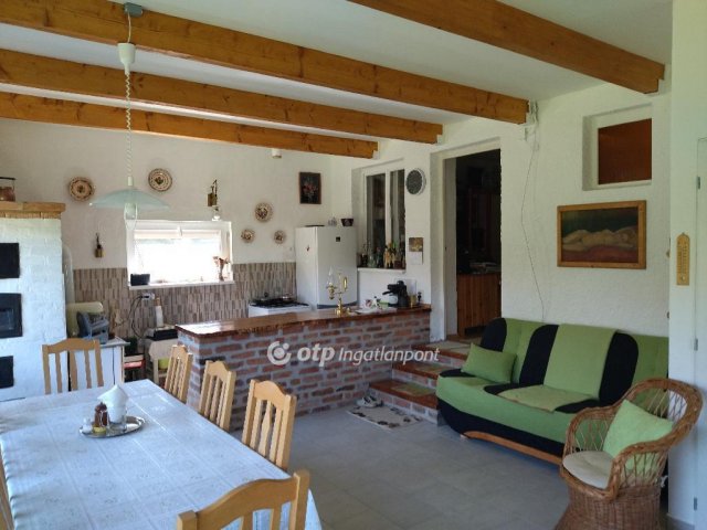 Eladó családi ház, Kisfaludon 99.5 M Ft, 2 szobás