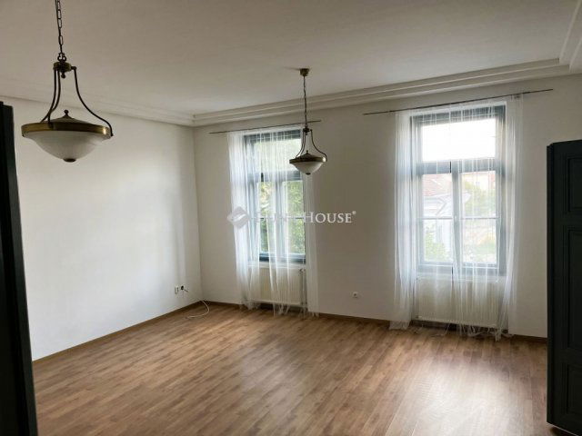 Eladó téglalakás, Székesfehérvárott 134.8 M Ft, 4 szobás