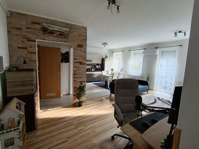 Eladó téglalakás, Egerben 82 M Ft, 3 szobás