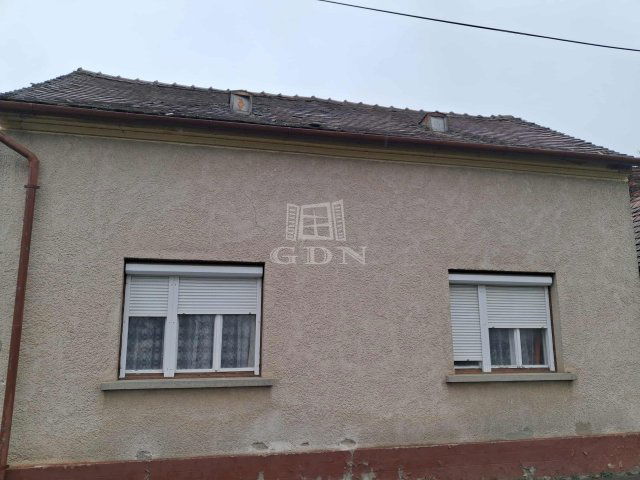 Eladó családi ház, Körmenden 23.9 M Ft, 2 szobás