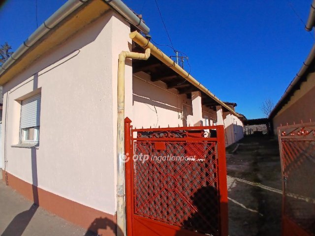 Eladó családi ház, Gyöngyösorosziban 8.8 M Ft, 3 szobás