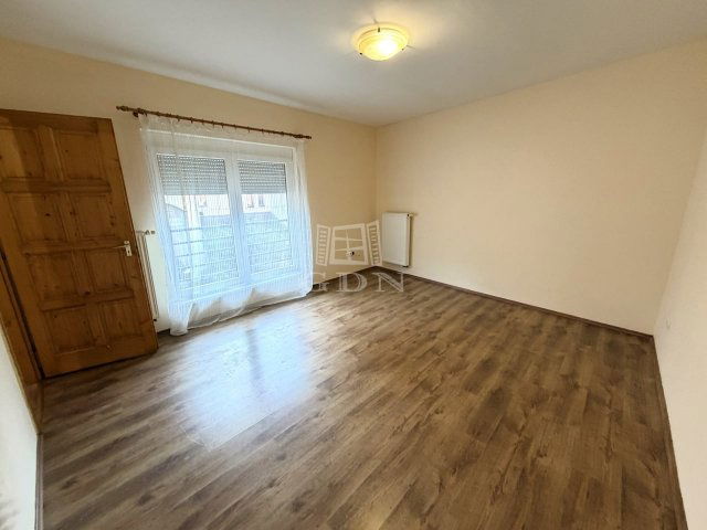 Eladó téglalakás, Kaposváron 44.9 M Ft, 2 szobás