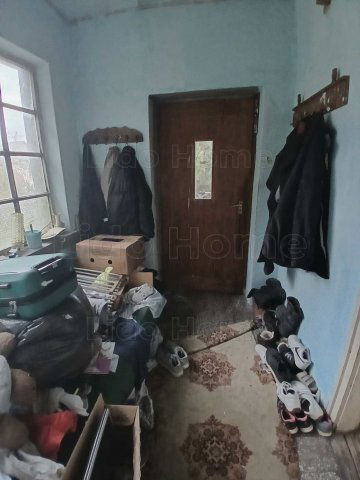 Eladó családi ház, Csetényben 23 M Ft, 1 szobás