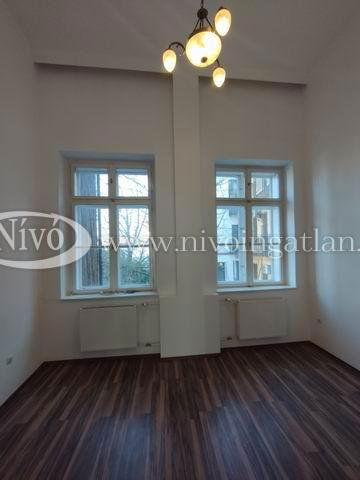 Eladó téglalakás, Veszprémben 75 M Ft, 3 szobás