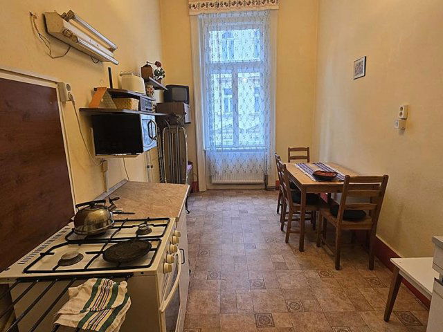 Eladó téglalakás, Budapesten, VI. kerületben, Felső erdősoron