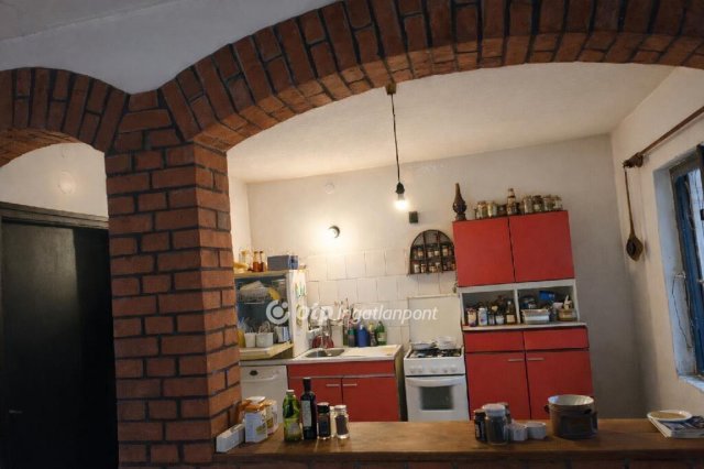 Eladó családi ház, Kunszentmiklóson 35.5 M Ft, 3 szobás