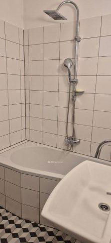 Eladó téglalakás, Budapesten, III. kerületben 104 M Ft, 1 szobás