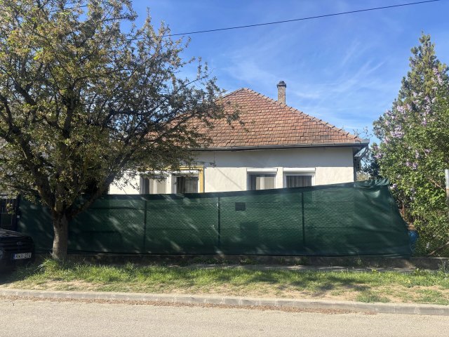 Eladó családi ház, Kerepesen 86.9 M Ft, 2+1 szobás