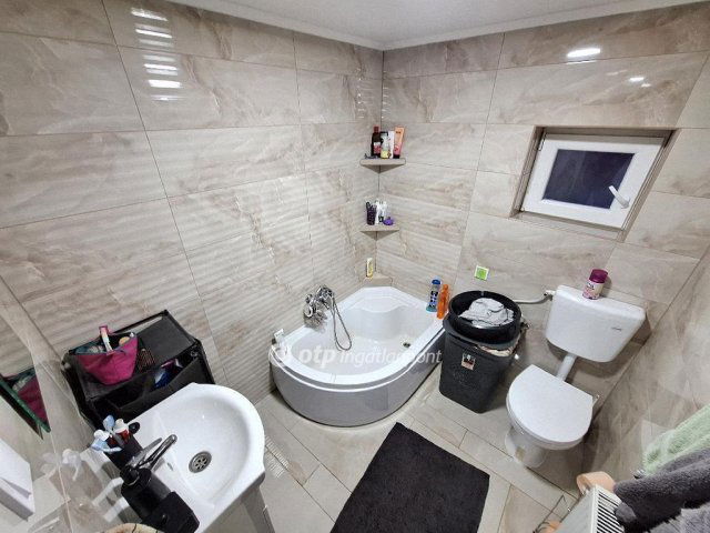 Eladó családi ház, Tiszakécskén 29.9 M Ft, 2 szobás