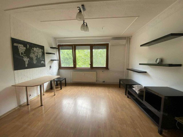Kiadó panellakás, albérlet, Szolnokon 120 E Ft / hó, 1+1 szobás