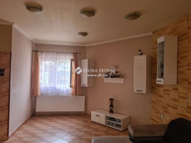 Eladó téglalakás, Gyálon 80 M Ft, 4 szobás