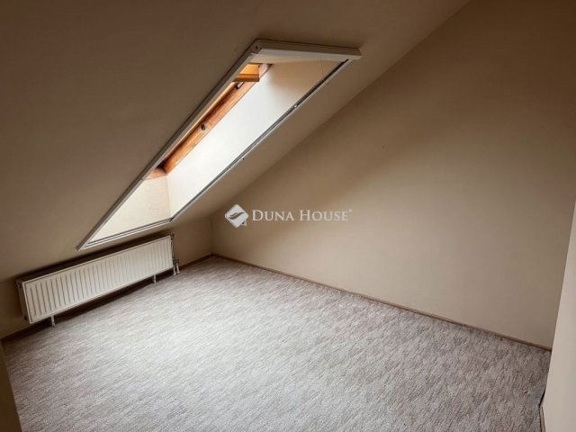 Eladó téglalakás, Szegeden 54 M Ft, 3 szobás