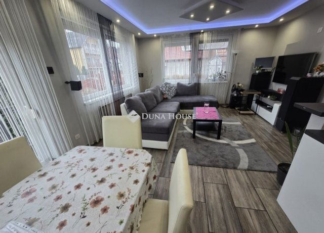 Eladó ikerház, Pécelen 88.378 M Ft, 4 szobás