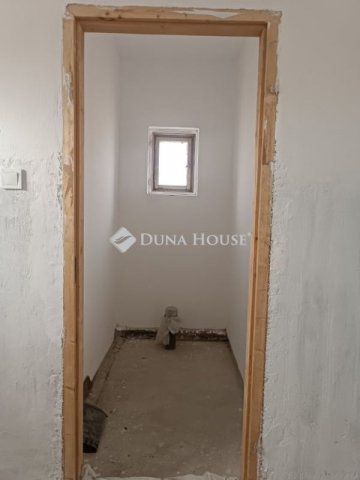 Eladó családi ház, Kiszomboron 32.99 M Ft, 2 szobás