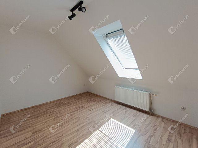 Eladó családi ház, Sopronban 119 M Ft, 7 szobás