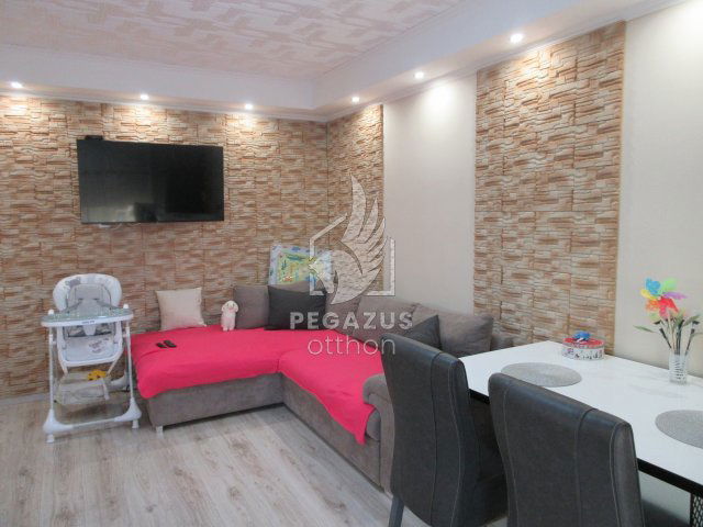 Eladó panellakás, Ózdon 23.5 M Ft, 2 szobás