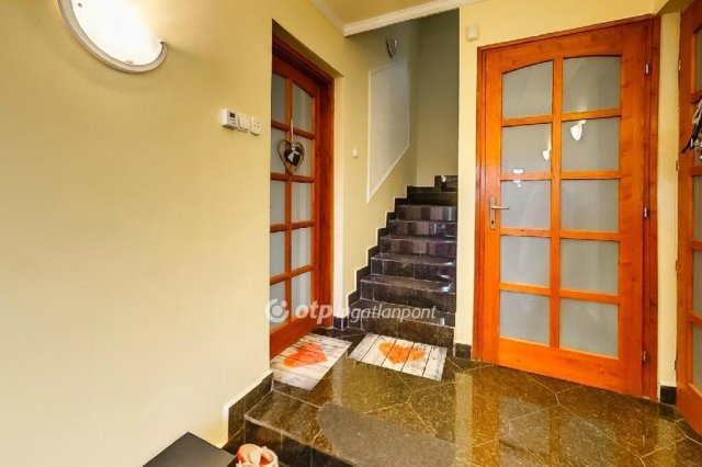 Eladó családi ház, Budapesten, II. kerületben 780 M Ft, 8 szobás