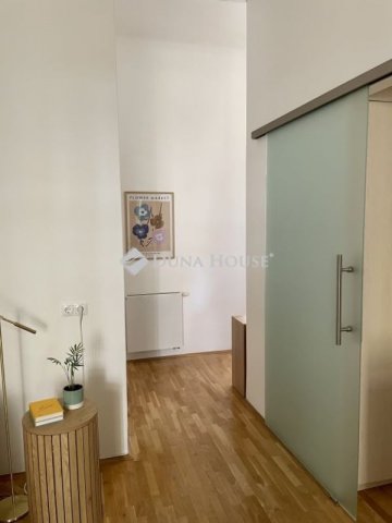 Kiadó téglalakás, albérlet, Pécsett 190 E Ft / hó, 2 szobás