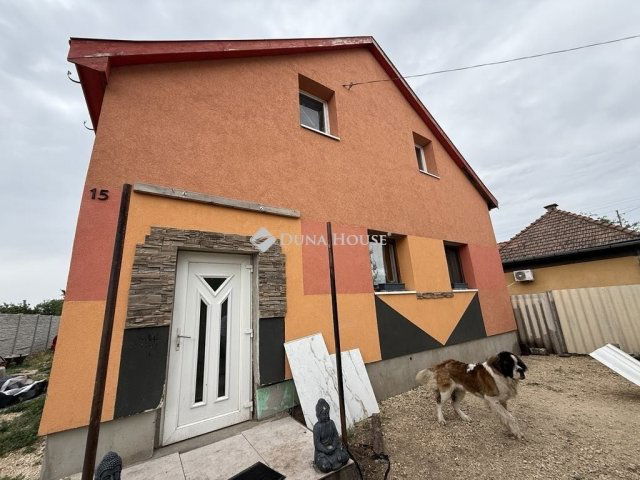 Eladó családi ház, Ócsán 59.9 M Ft, 6 szobás