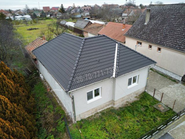 Eladó családi ház, Besenyőtelken 32.9 M Ft, 3 szobás