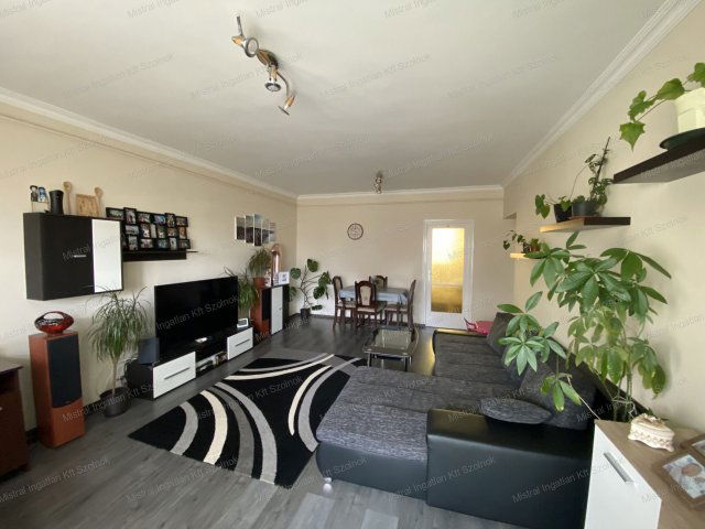 Eladó téglalakás, Szolnokon 34.9 M Ft, 2 szobás