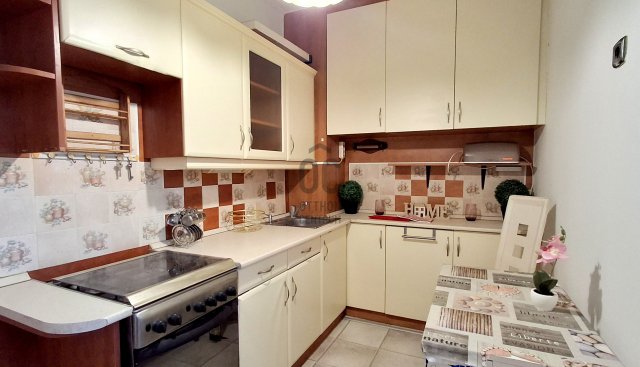 Eladó panellakás, Pécsett 48 M Ft, 2 szobás