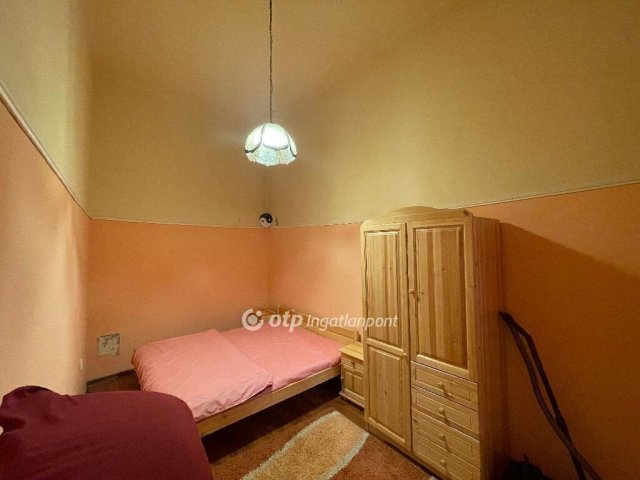Eladó téglalakás, Budapesten, VI. kerületben 54 M Ft, 2 szobás
