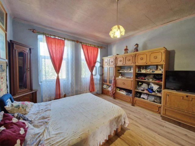 Eladó családi ház, Törtelen 20 M Ft, 3 szobás