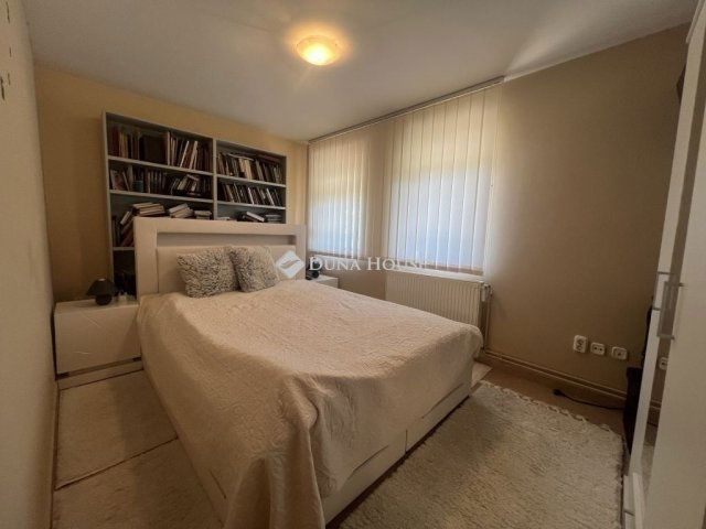 Eladó családi ház, Szegeden 150 M Ft, 4+1 szobás