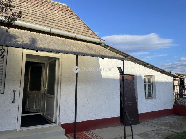 Eladó családi ház, Hercegszántón 16 M Ft, 2 szobás