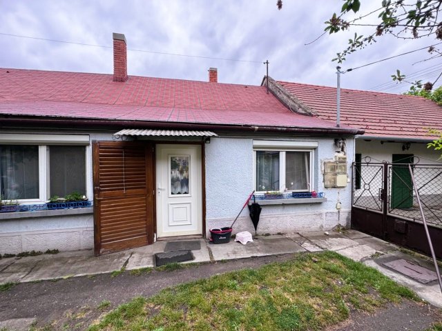 Eladó családi ház, Sümegen 29.9 M Ft, 2 szobás