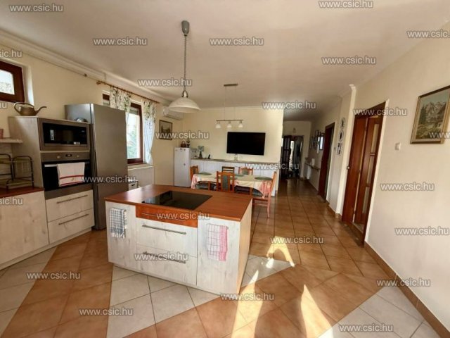 Eladó családi ház, Maglódon 150 M Ft, 6 szobás