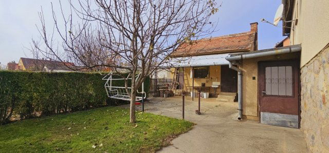 Eladó családi ház, Bogádon 64.99 M Ft, 4 szobás