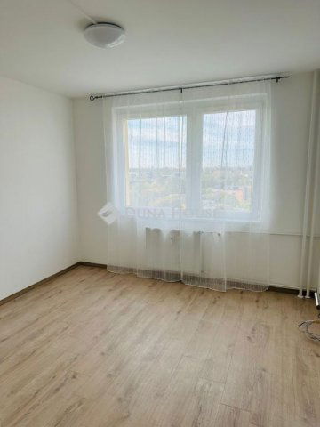 Eladó panellakás, Budapesten, XV. kerületben, Zsókavár utcában