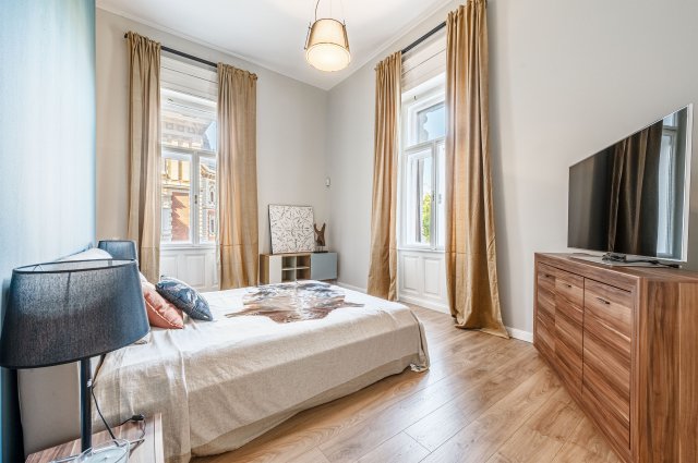 Kiadó téglalakás, albérlet, VI. kerületben, Andrássy úton