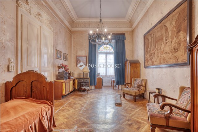 Eladó téglalakás, Budapesten, VI. kerületben 214.5 M Ft