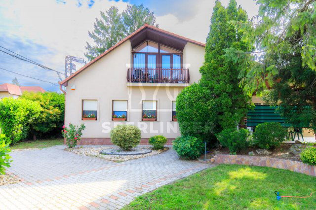 Eladó családi ház, Balatonszárszón 299.999 M Ft, 7 szobás