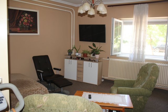 Eladó családi ház, Csornán 35.99 M Ft, 2 szobás