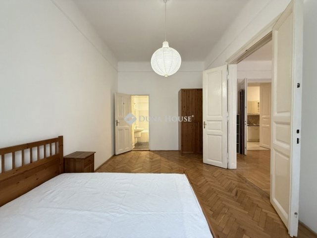 Eladó téglalakás, Budapesten, VI. kerületben 129.9 M Ft