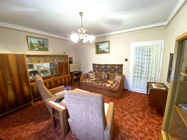 Eladó téglalakás, Kiskunhalason 34.9 M Ft, 2 szobás