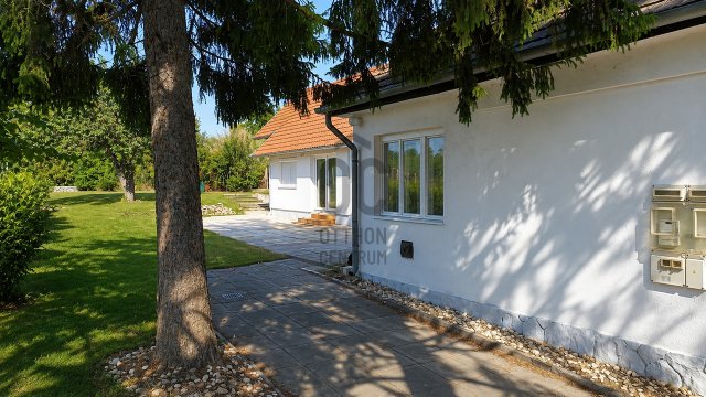 Eladó nyaraló, Balatonlelleén 74.9 M Ft, 6 szobás
