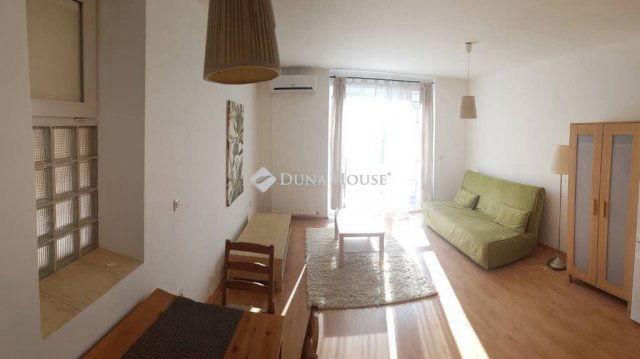 Eladó téglalakás, Budapesten, IV. kerületben 61.9 M Ft, 1 szobás