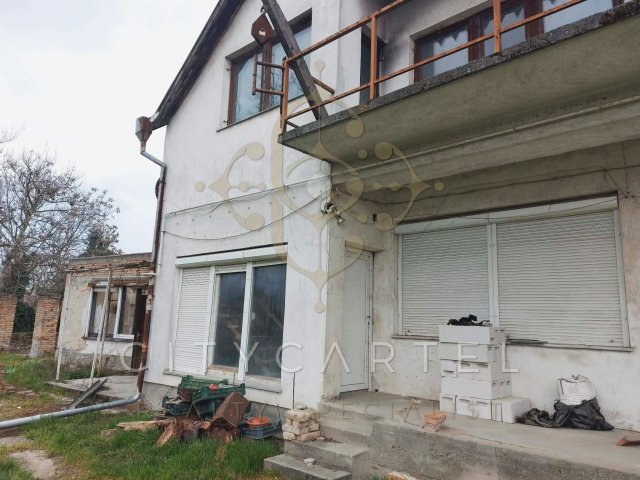 Eladó családi ház, Bölcskén 39 M Ft, 9 szobás