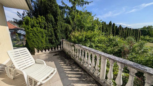 Eladó családi ház, Balatonkenesén 148.5 M Ft, 5 szobás