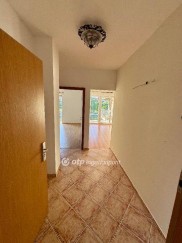 Eladó téglalakás, Győrött 75.99 M Ft, 2 szobás