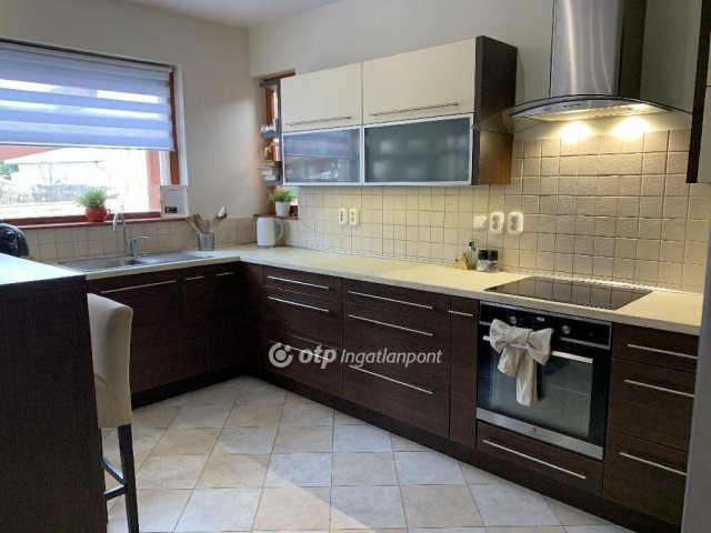 Eladó családi ház, Délegyházán 157 M Ft, 3+1 szobás