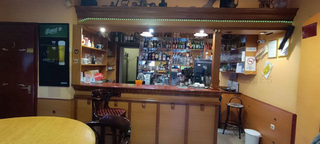 Kiadó üzlethelyiség, Szegeden 200 E Ft / hó