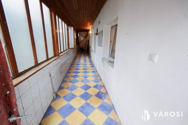 Eladó családi ház, Tahitótfalun 39.9 M Ft, 2 szobás