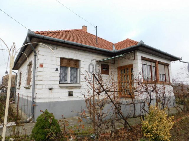 Eladó családi ház, Tápiószentmártonon 39.9 M Ft, 3 szobás